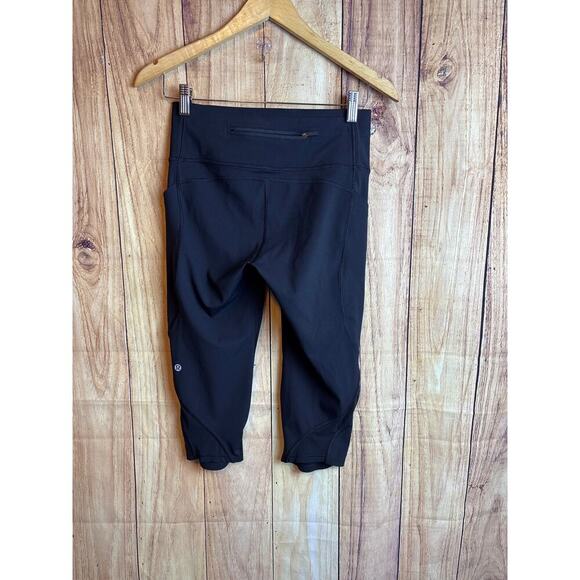 Lululemon Black High Rise 17" Cropped Leggings Size 8 - Picture 6 of 7